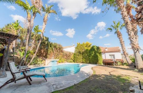 El Castell de Montornes House | La Torre: casa perfecta con piscina privada