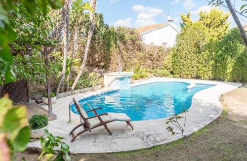El Castell de Montornes House | La Torre: casa perfecta con piscina privada