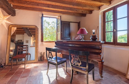 Malabat House | La Toumet – Family House with Pool and Pyrenees View