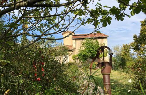 Alan House | La Tour Barbacane