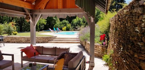 Chateau-Chalon Bed & Breakfast | La Tour Charlemagne