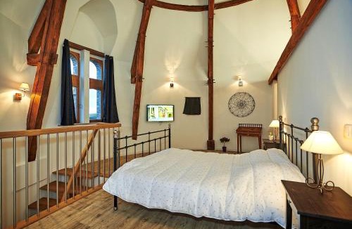 Champrond-en-Gatine House | La Tour D Aligre