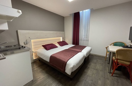 Reignier-Esery Hotel | La Tour d'Ivoire