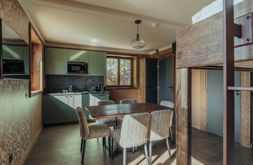 Challes-les-Eaux Apartment | La Tour de Contrôle - hôtel autonome