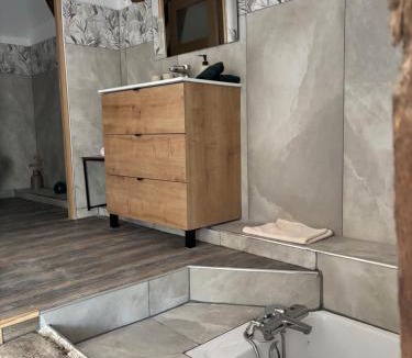 Belley House | La Tour de Coron