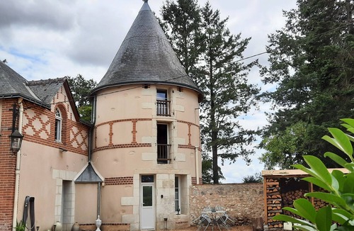 Beaumont-Louestault Apartment | La Tour de Rêves, Chambre D'hôtes