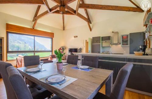 Sainte-Marie-d'Alvey House | La tour de mandrin