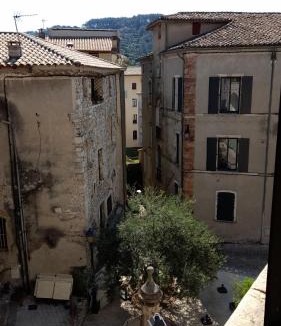 Anduze Bed & Breakfast | La Tour de Pezene