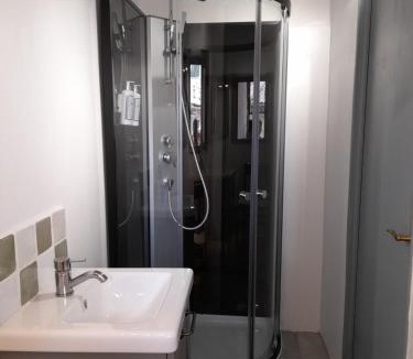 Anduze Bed & Breakfast | La Tour de Pezene