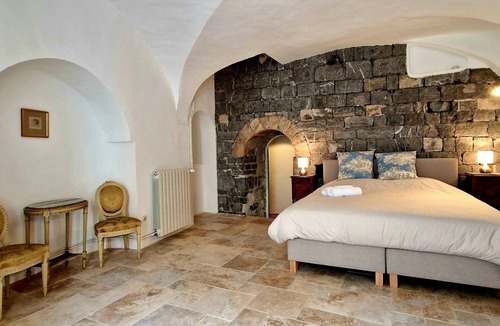 Anduze Bed & Breakfast | La tour de Pezene