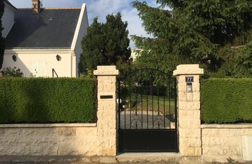 Saint-Cyr-sur-Loire Bed & Breakfast | La Tour de Saint Cyr