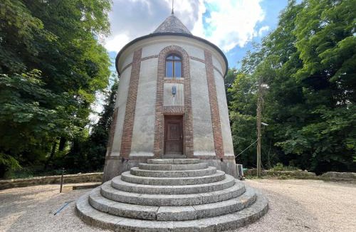 Croissy-Beaubourg House | La Tour du Château - Domainepona