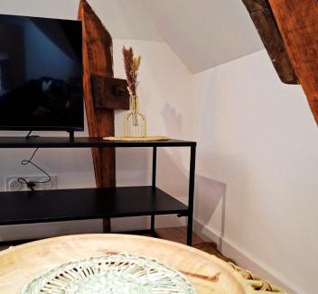 Montaubert - Rille - Saint-Sulpice Apartment | La Tour du Château