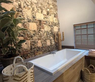 Montreuil-sur-Mer House | La tour