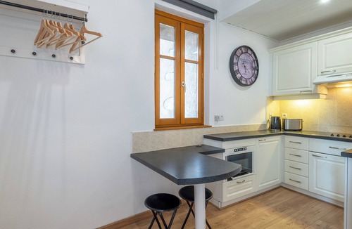 Annecy Old Town Apartment | La Tour Médiévale au centre ville