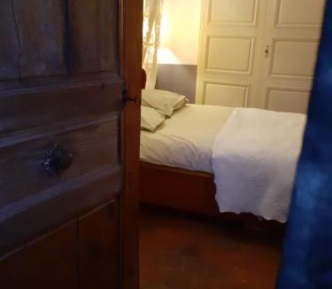 Montluel Bed & Breakfast | La Tour Mandot