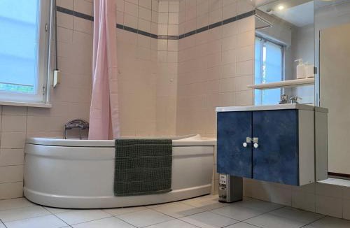 Koenigshoffen Est Apartment | La Tour Verte
