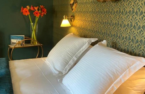 Romans-sur-Isere Bed & Breakfast | LA TOUR YVELINE