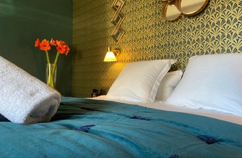 Romans-sur-Isere Bed & Breakfast | LA TOUR YVELINE