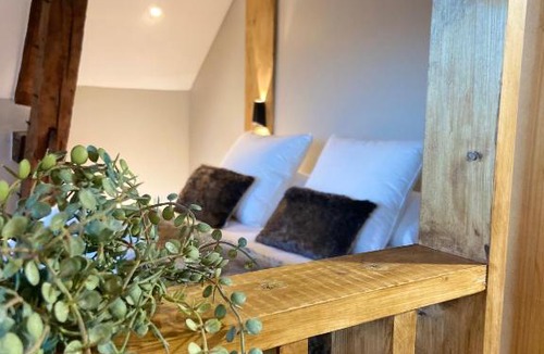 Romans-sur-Isere Bed & Breakfast | LA TOUR YVELINE