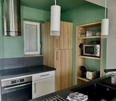 Saint-Regnobert-de-la-Cote-de-Nacre Apartment | La Tourelle - Balcon vue mer et terrasse plein sud