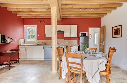 Saint-Michel-de-Livet Apartment | La Tourelle de Saint Michel de Livet - Parking