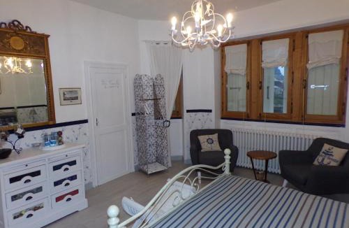 Lesigny Bed & Breakfast | La Tourelle des Echelles