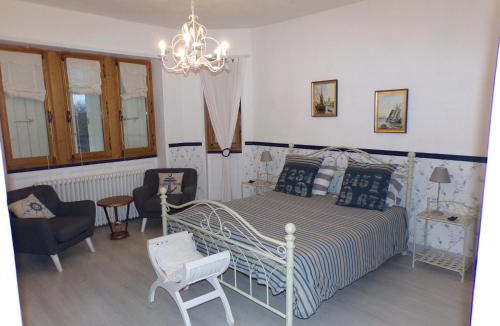 Lesigny Bed & Breakfast | La Tourelle des Echelles