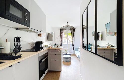 Dourdan House | La Tourelle des Rois