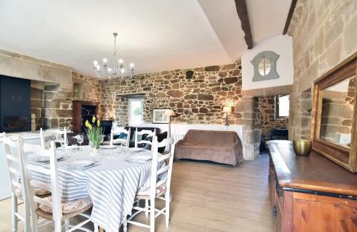 Pleven House | La tourelle du Val-d'Arguenon