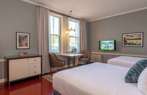 South Hill Hotel | La Tourelle Inn & Spa