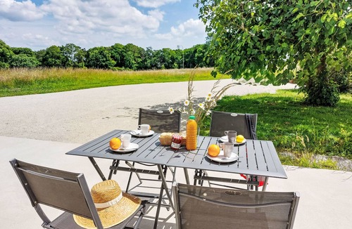 Ploneour-Lanvern House | La Trélennoise by Interhome