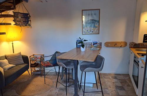 Bouzigues House | La Trémière, maison de village, sauna, vue garrigue