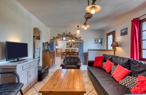 La Tour-Sur-Orb House | La Trêve