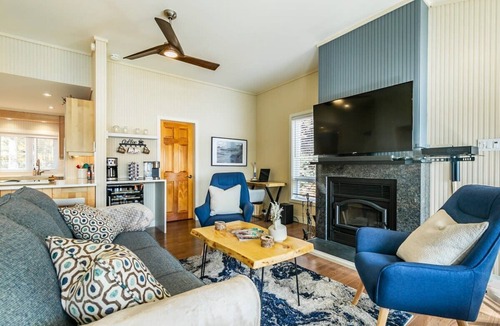 Eastman Ski Chalet | La Tranquilla - calm & comfort