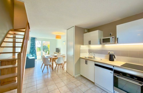 Calvisson Apartment | La Traversante du Mas, 6 guests, Pool in Calvisson