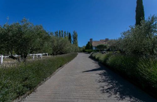 Requena Villa | La Traviesa,Villa de Lujo de 500 m. en el Campo con Piscina