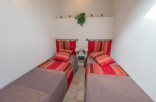 Ansouis House | La Treille et L'Impasse