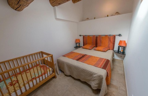 Ansouis House | La Treille et L'Impasse