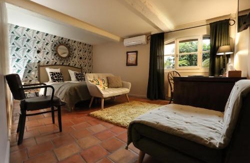 Cliousclat Hotel | La Treille Muscate