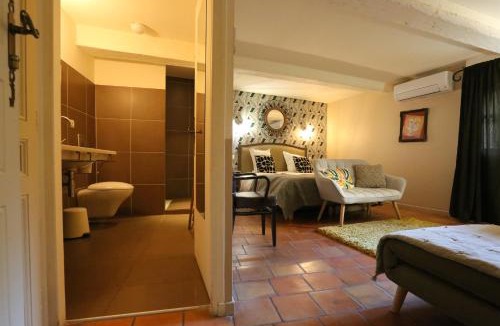 Cliousclat Hotel | La Treille Muscate