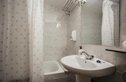 Ripoll Hotel | La Trobada Hotel Sport