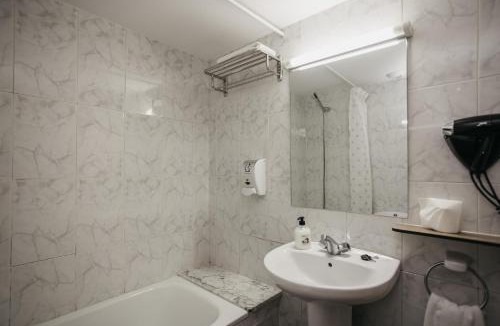 Ripoll Hotel | La Trobada Hotel Sport