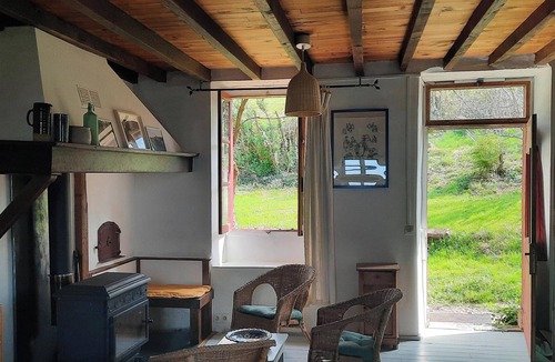 Larbont House | La Tutte de l'Ours, a bright house surrounded by nature.