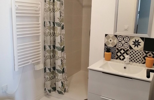 Tonneins Apartment | La Vague Bleue, Centre Ville