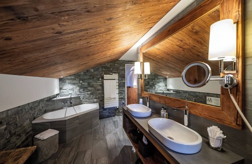 Tavanasa Hotel | La Val Hotel & Spa