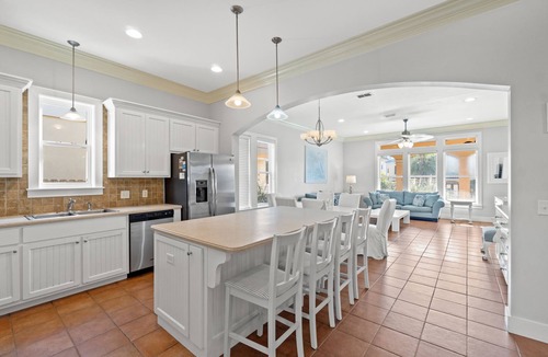 Fort Bay Condo | La Valencia Villa By Panhandle Getaways