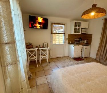 Alette Apartment | la vallée du paradis studio avec balnéothérapie en campagne