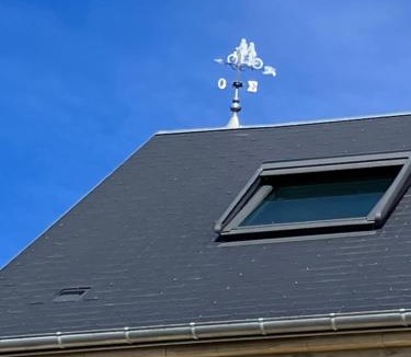 Feuguerolles-Bully House | LA VELOGIROUETTE