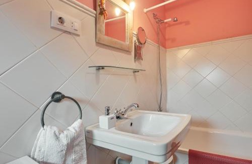 Robledo de la Guzpena House | La Venta Del Alma
